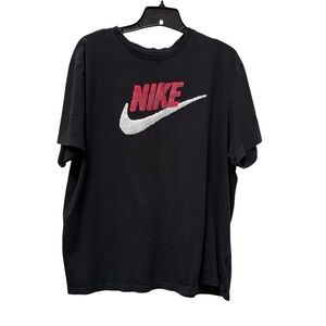 Nike Black Red White Logo Tee Size XL | Classic Casual Short Sleeve